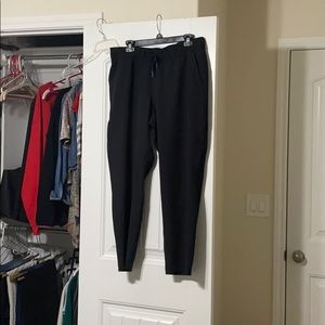 lululemon On The Fly pants, size 12
